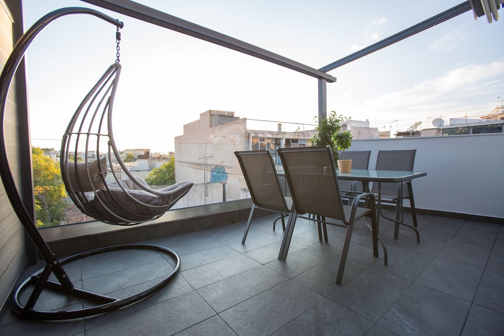 Raise Acropolis View Suites 19