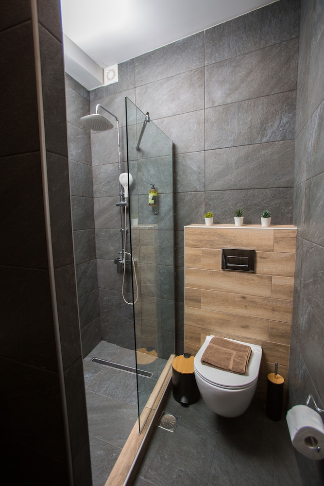 Raise Acropolis View Suites 23