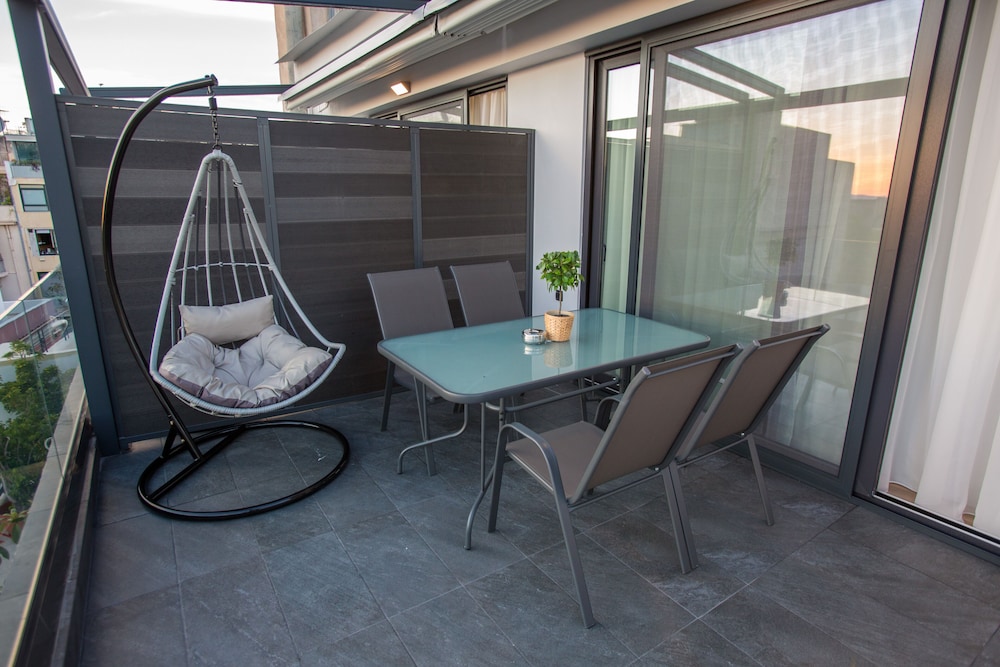 Raise Acropolis View Suites 20
