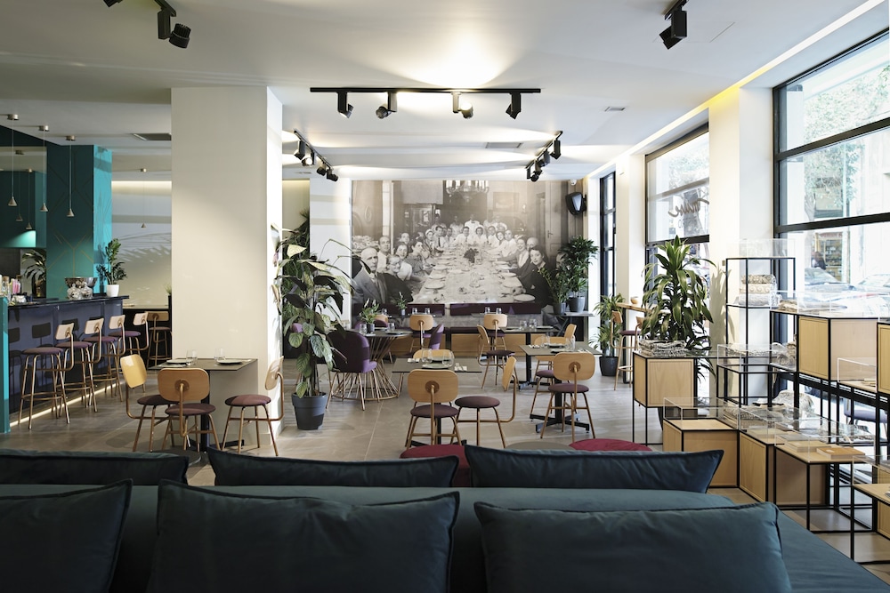 The Gem Society Hotel 3