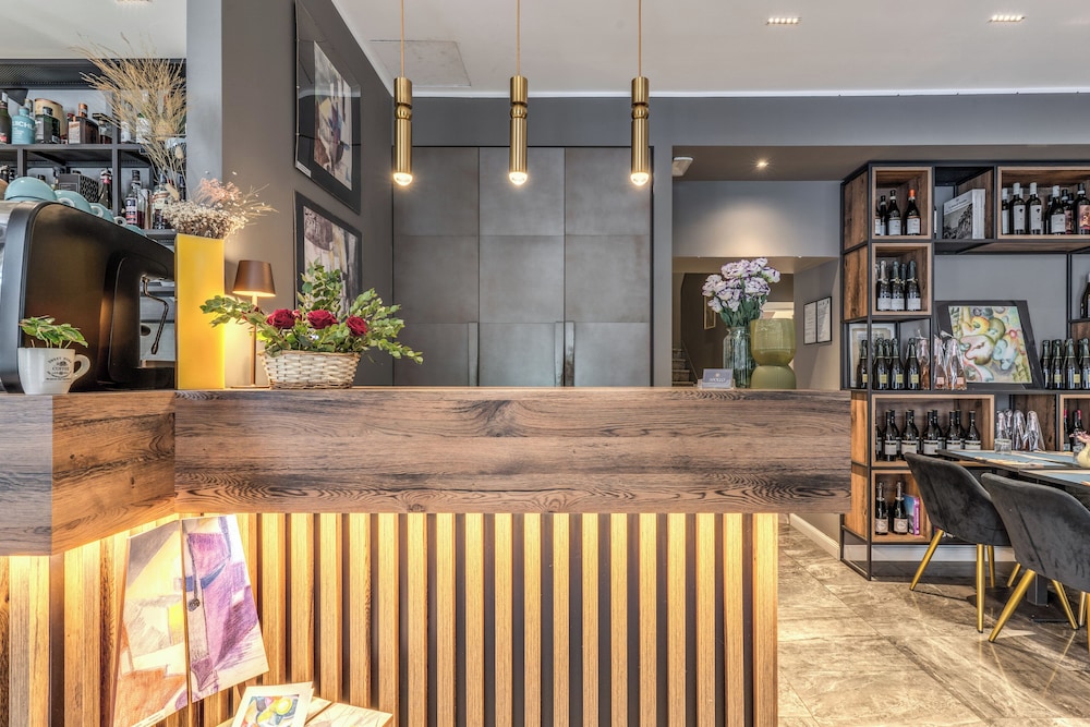 Apollo Boutique Hotel 6