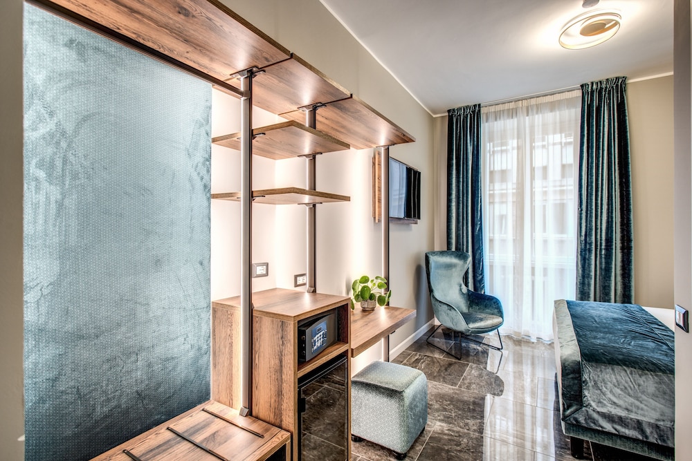 Apollo Boutique Hotel 8