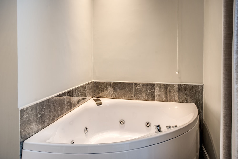 Apollo Boutique Hotel 10
