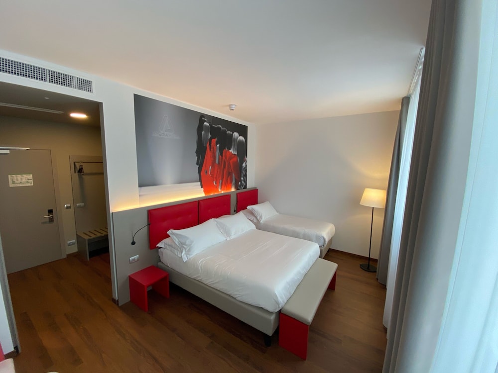 Amedia Milan, Trademark Collection by Wyndham 11