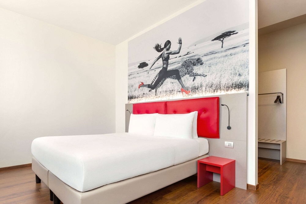 Amedia Milan, Trademark Collection by Wyndham 21
