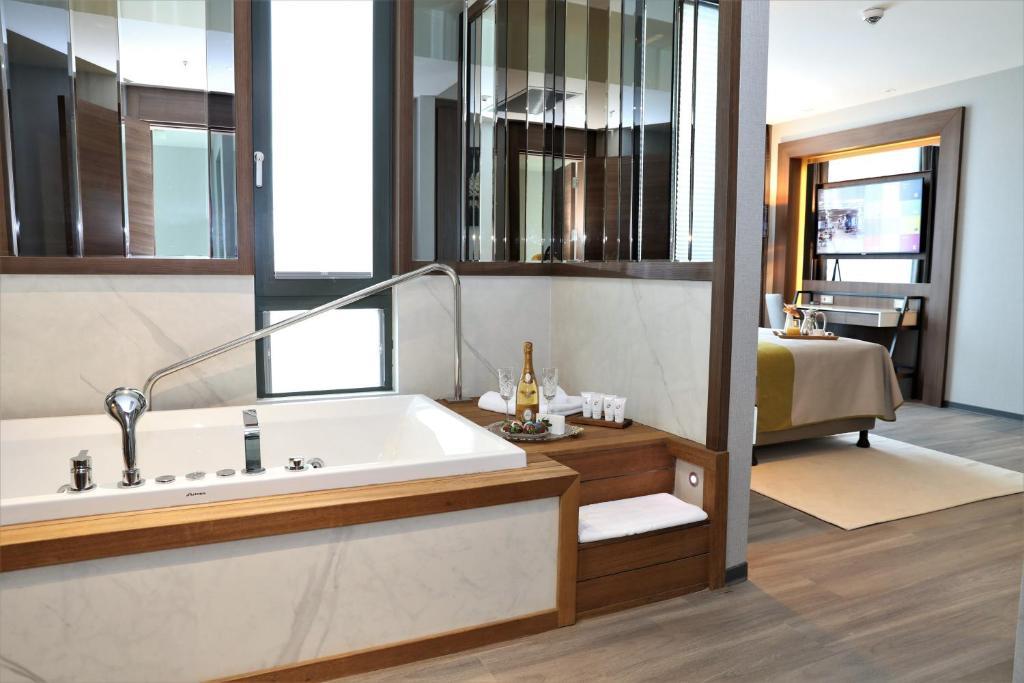 Limak Skopje Luxury Hotel 10