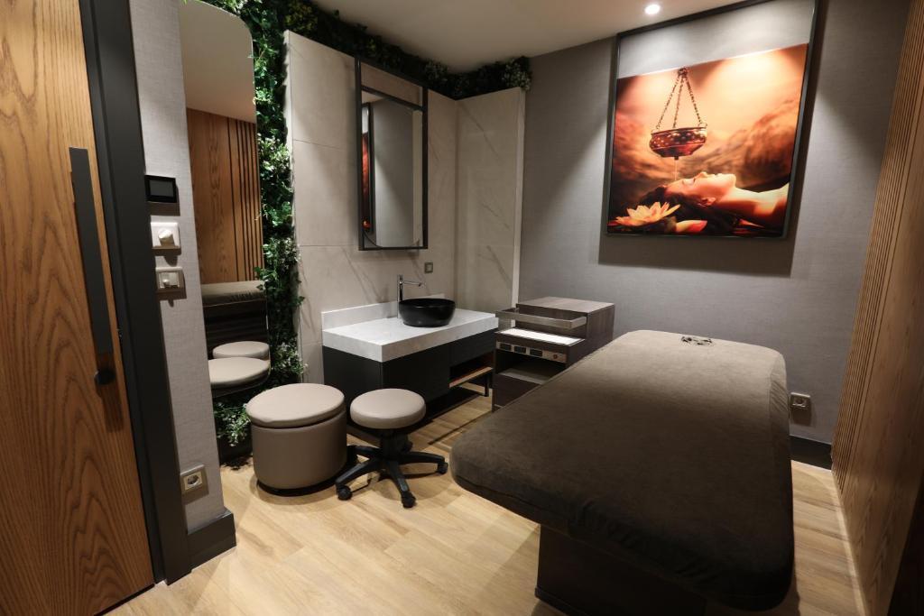 Limak Skopje Luxury Hotel 14