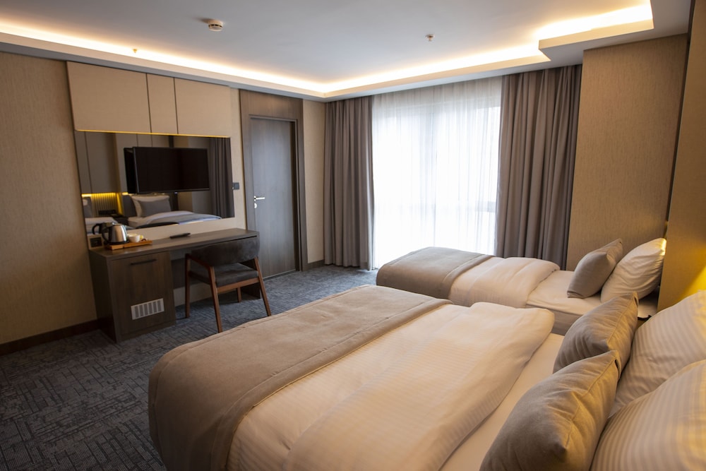 The Green Otel 7