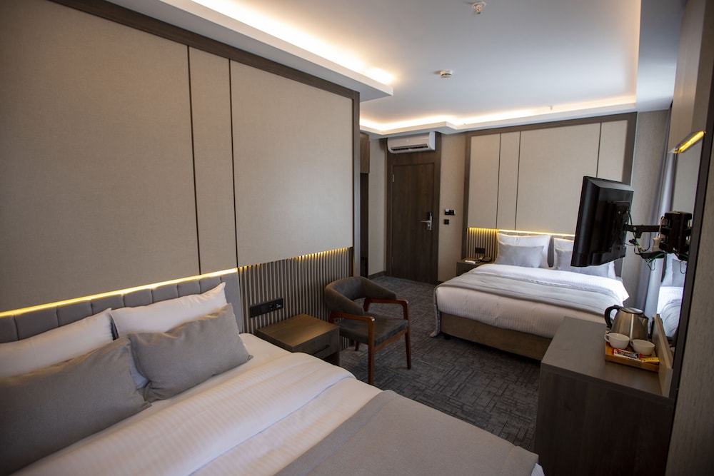 The Green Otel 10