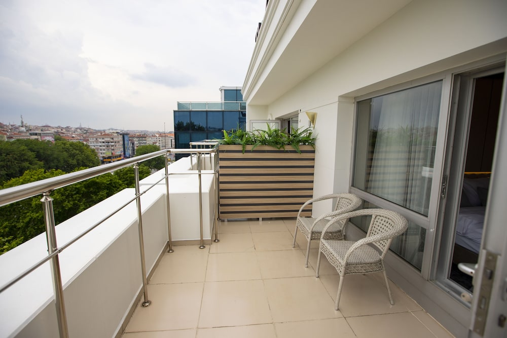 The Green Otel 20