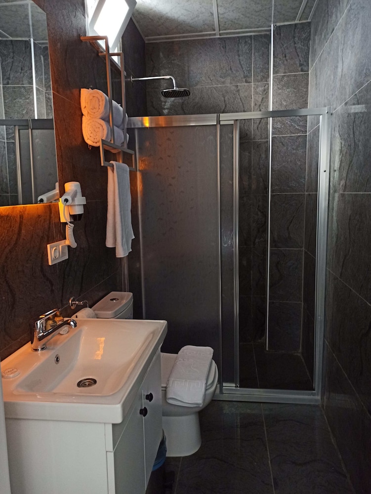 Skylon Airport Hotel 14