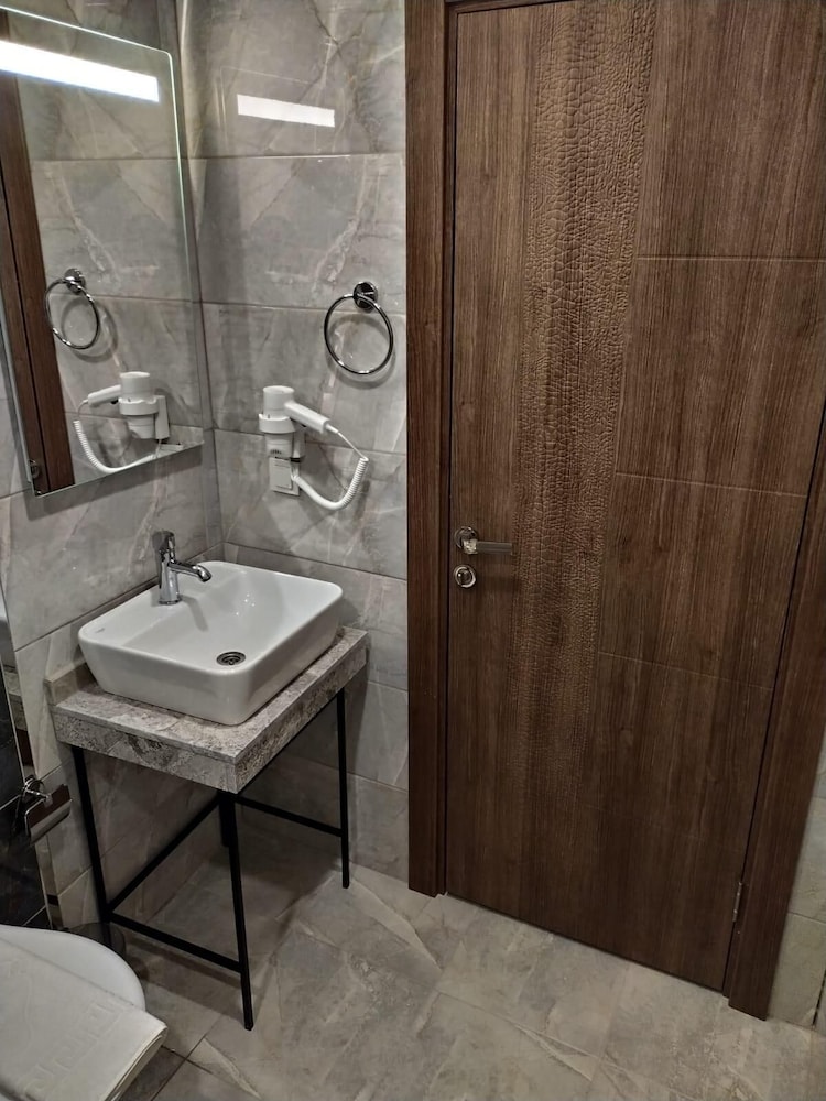 Nupera Hotel 24