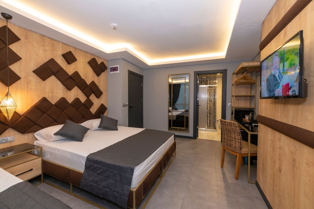 Fly And Stay Airport Hotel 15