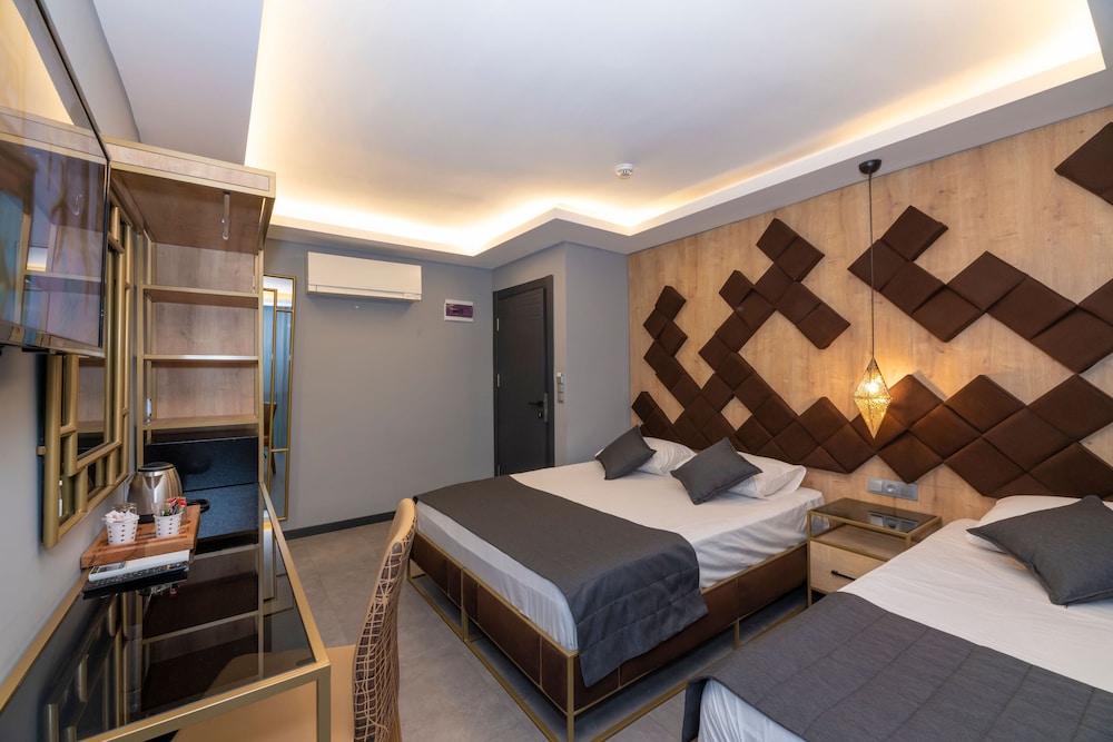 Fly And Stay Airport Hotel 13