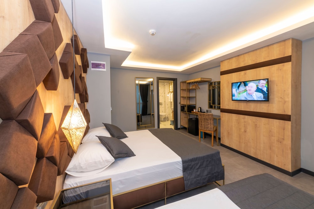 Fly And Stay Airport Hotel 16