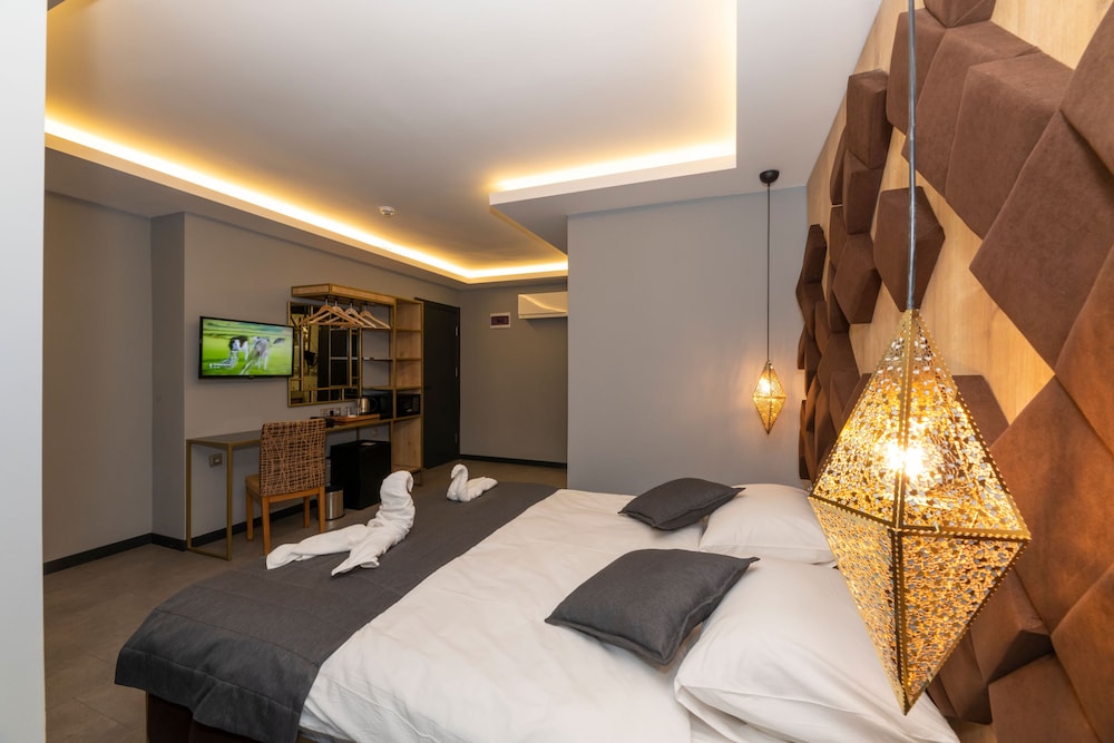 Fly And Stay Airport Hotel 9