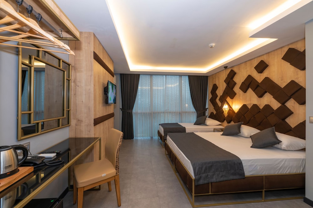 Fly And Stay Airport Hotel 19
