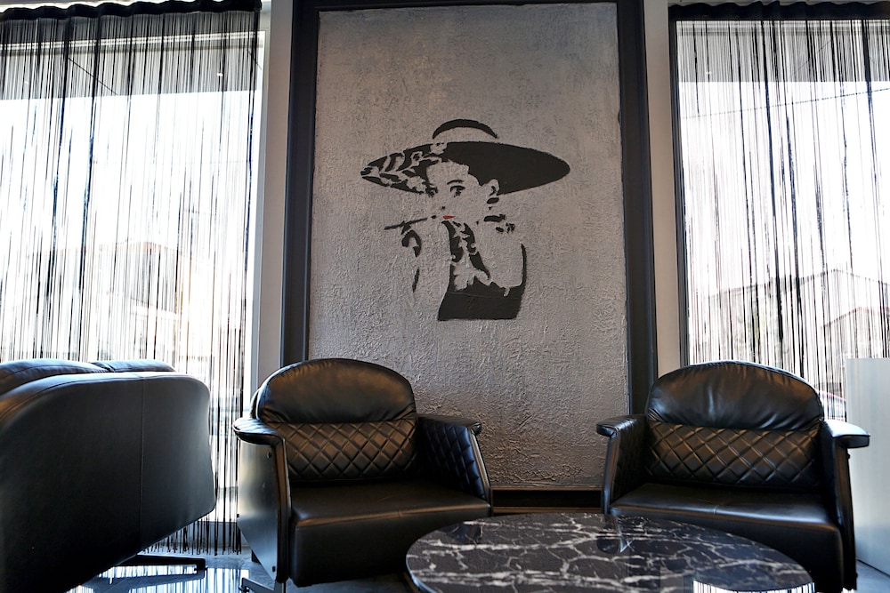 Fly And Stay Airport Hotel 5