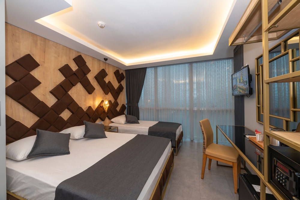 Fly And Stay Airport Hotel 24