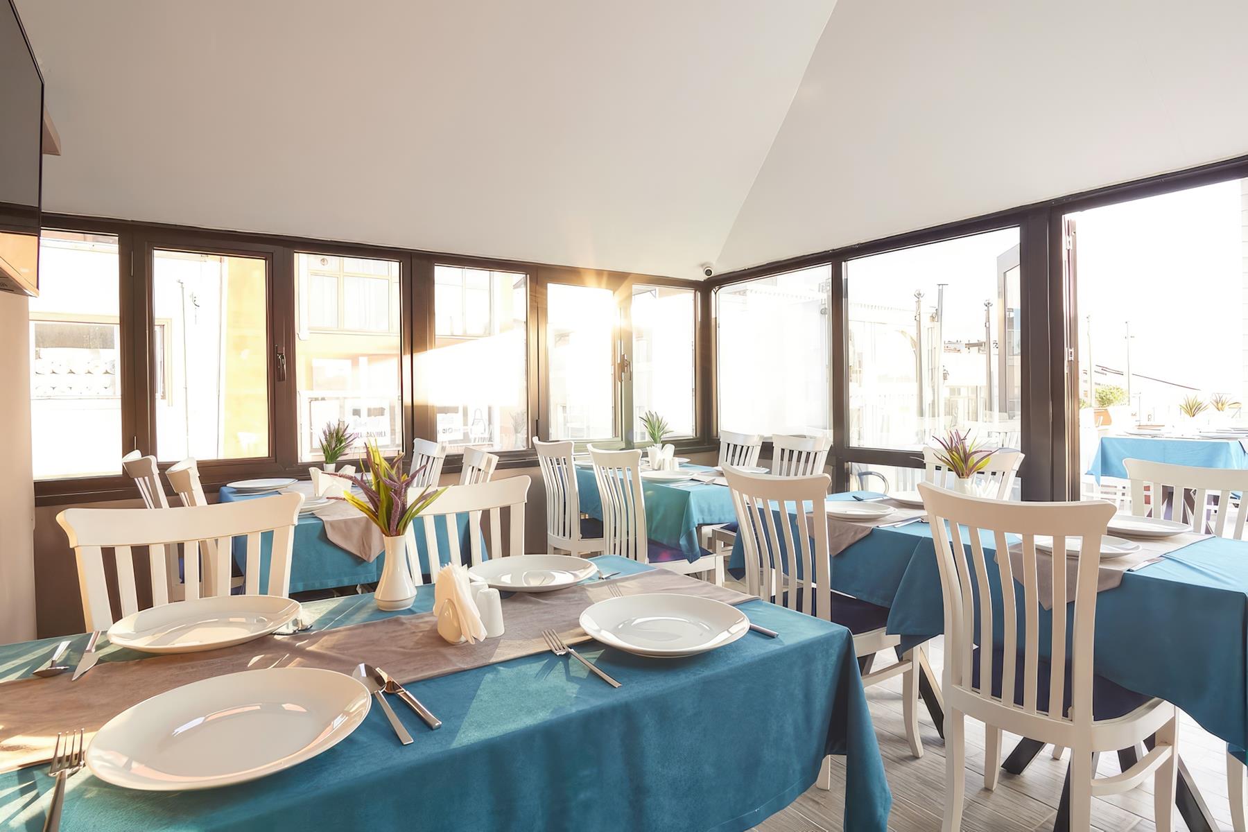 Renzo Hotel 21