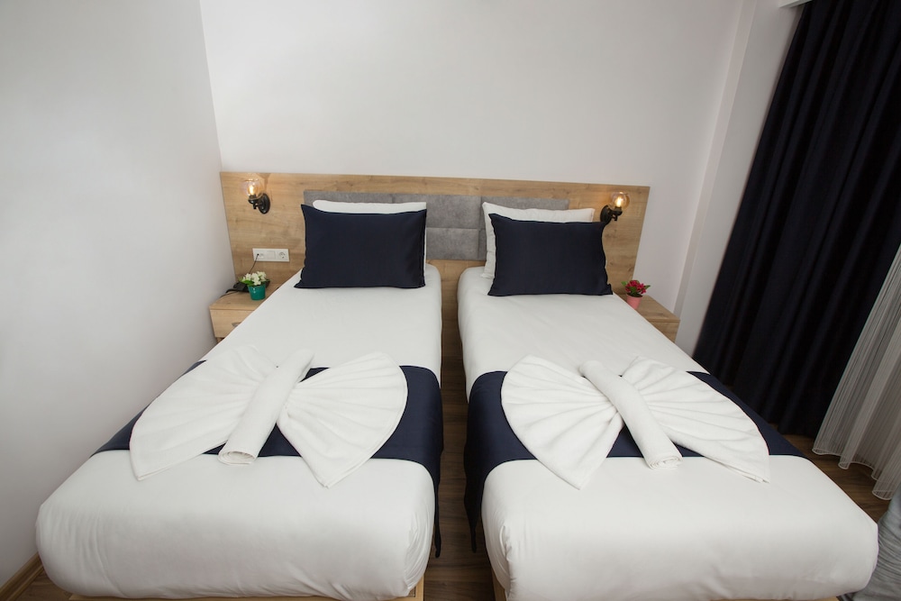 Golden Street Hotel 6