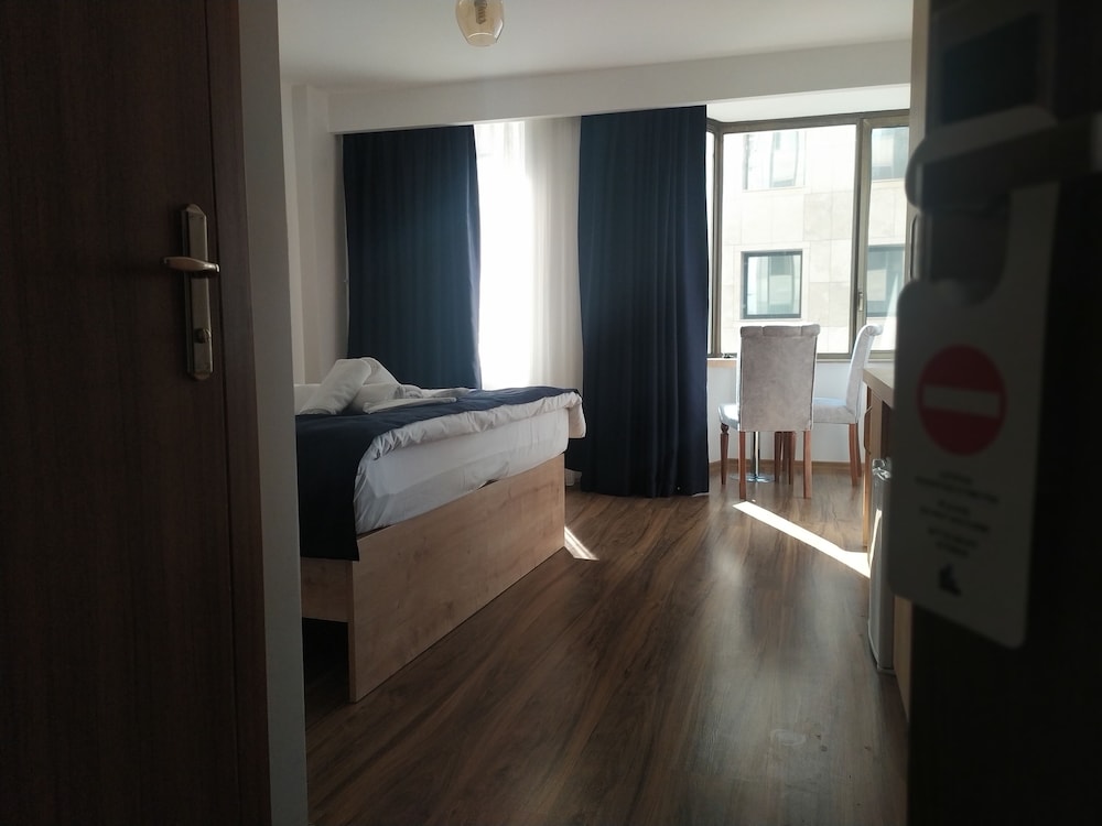 Golden Street Hotel 3
