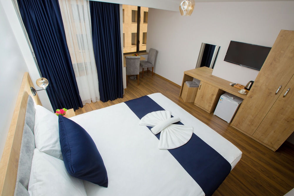 Golden Street Hotel 14