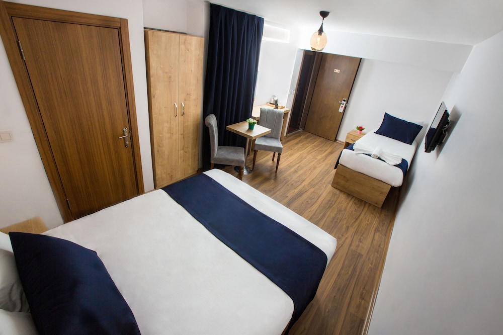 Golden Street Hotel 22