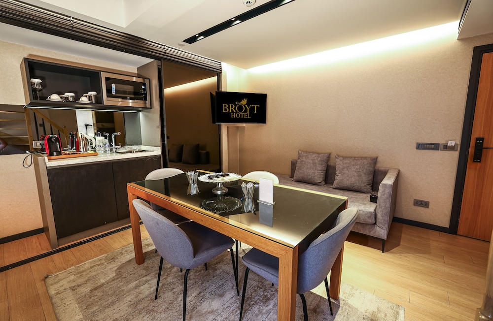 Broyt Hotel 21