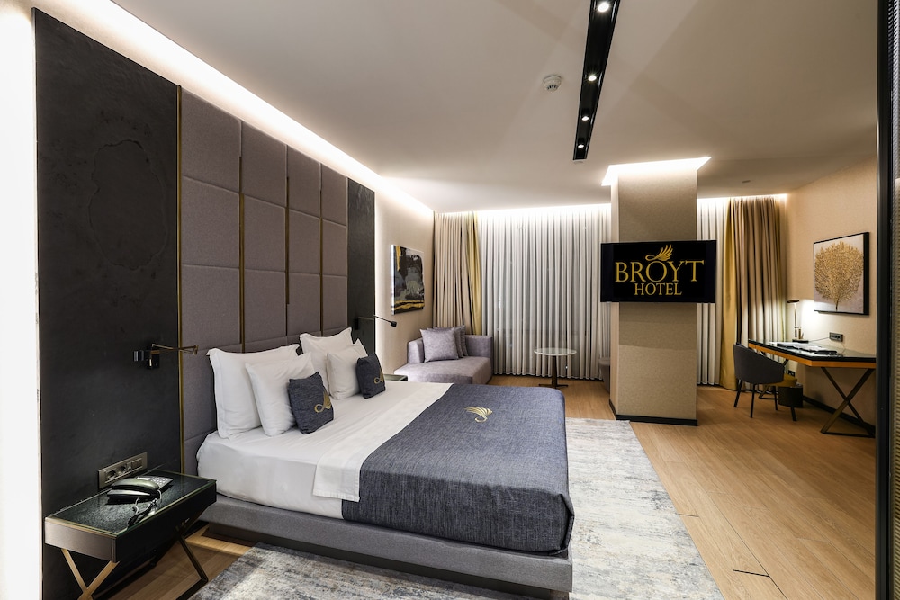 Broyt Hotel 24