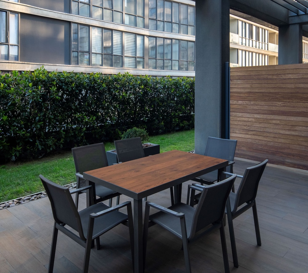 Mövenpick Living Istanbul 8