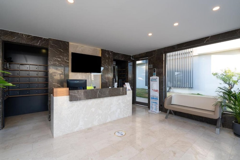 Veranda Beach Suites 2