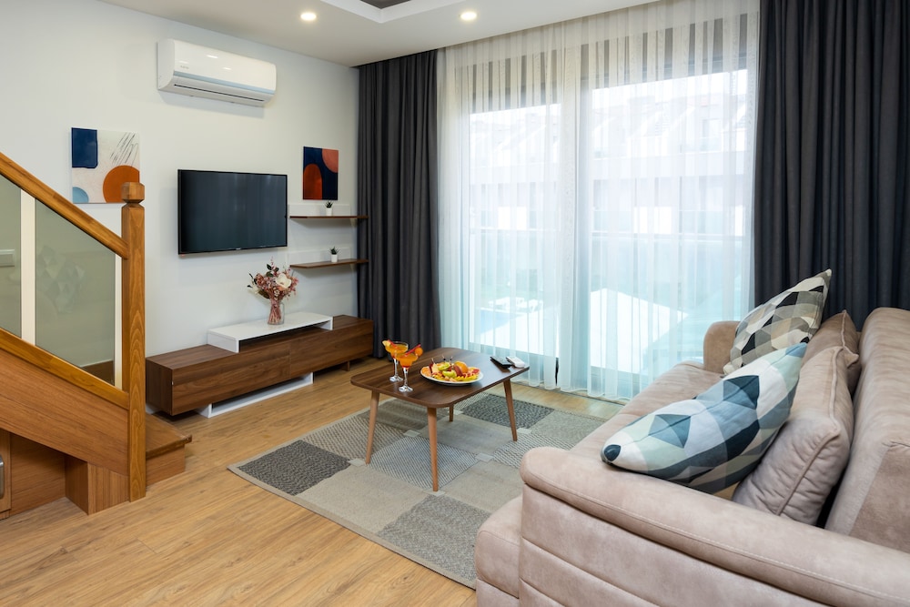 Veranda Beach Suites 7