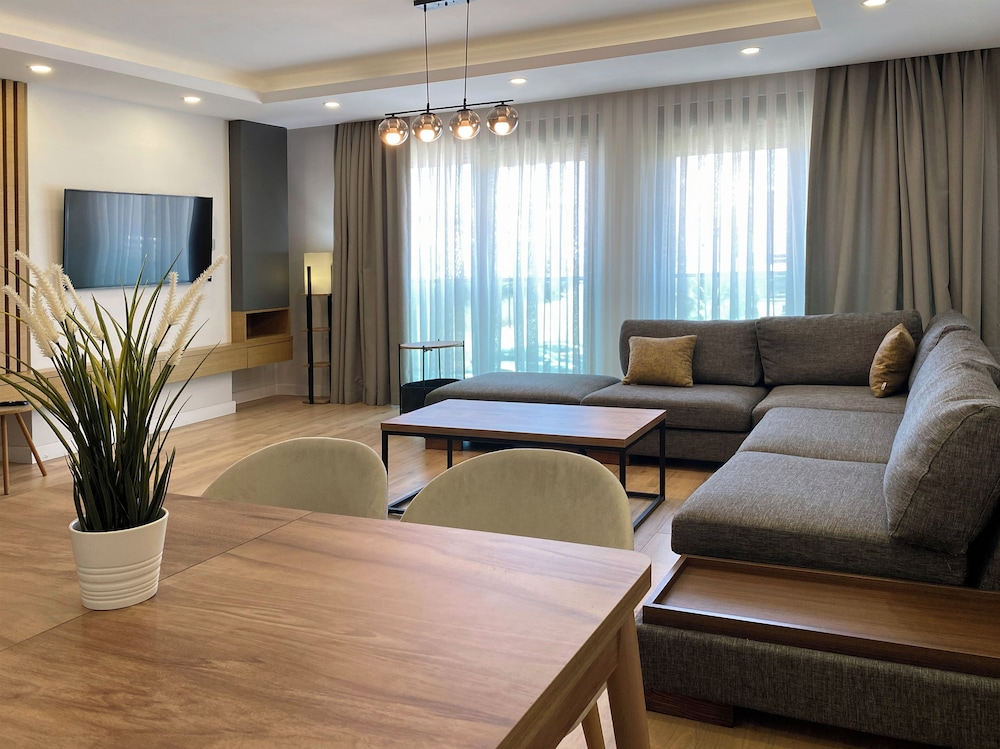 Veranda Beach Suites 9