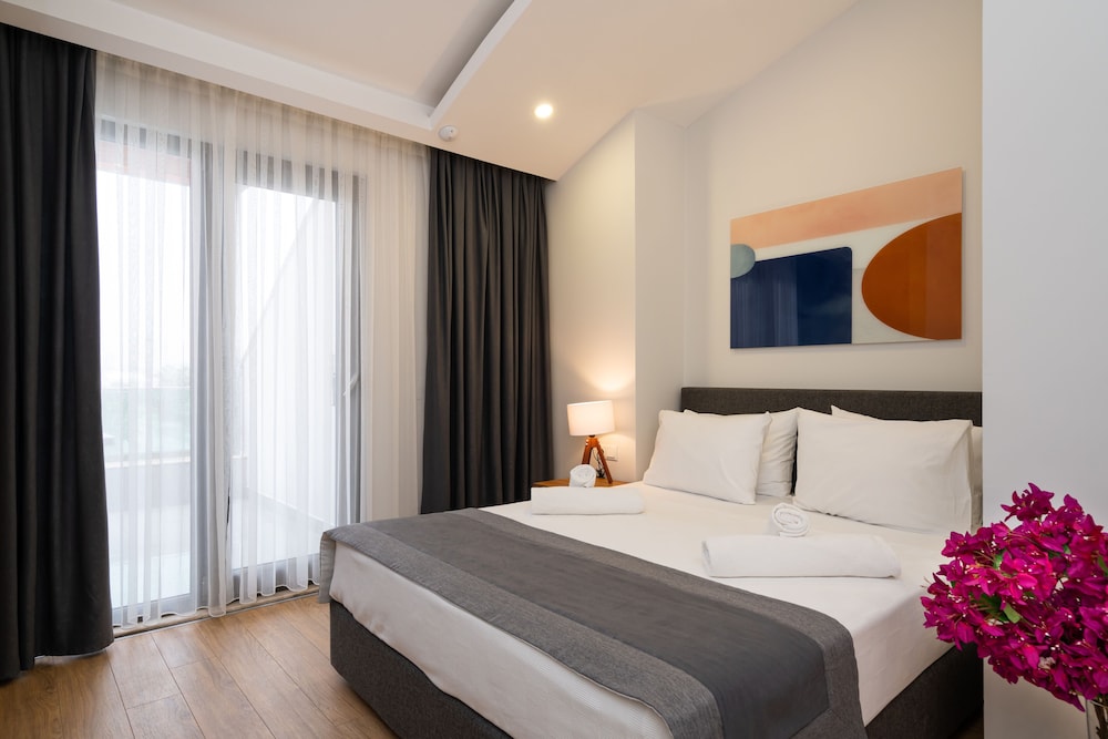 Veranda Beach Suites 8