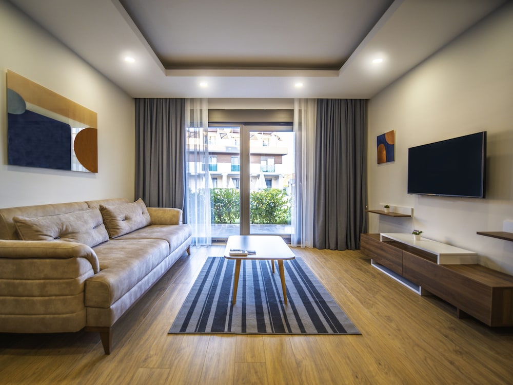 Veranda Beach Suites 4