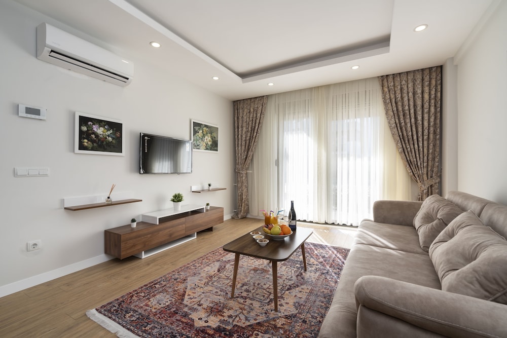 Veranda Beach Suites 19