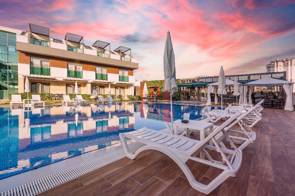 Veranda Beach Suites 1