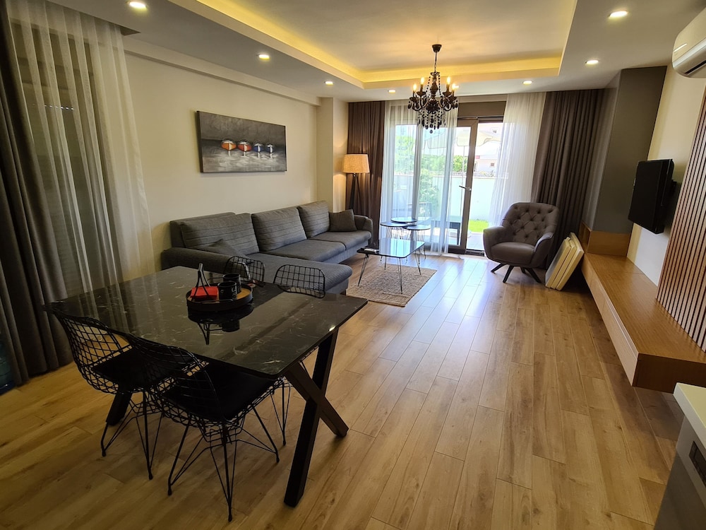 Veranda Beach Suites 20