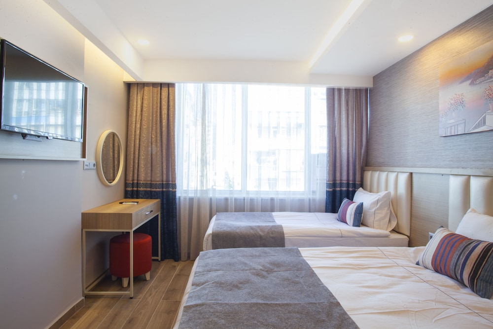 Old Town Point Hotel 13