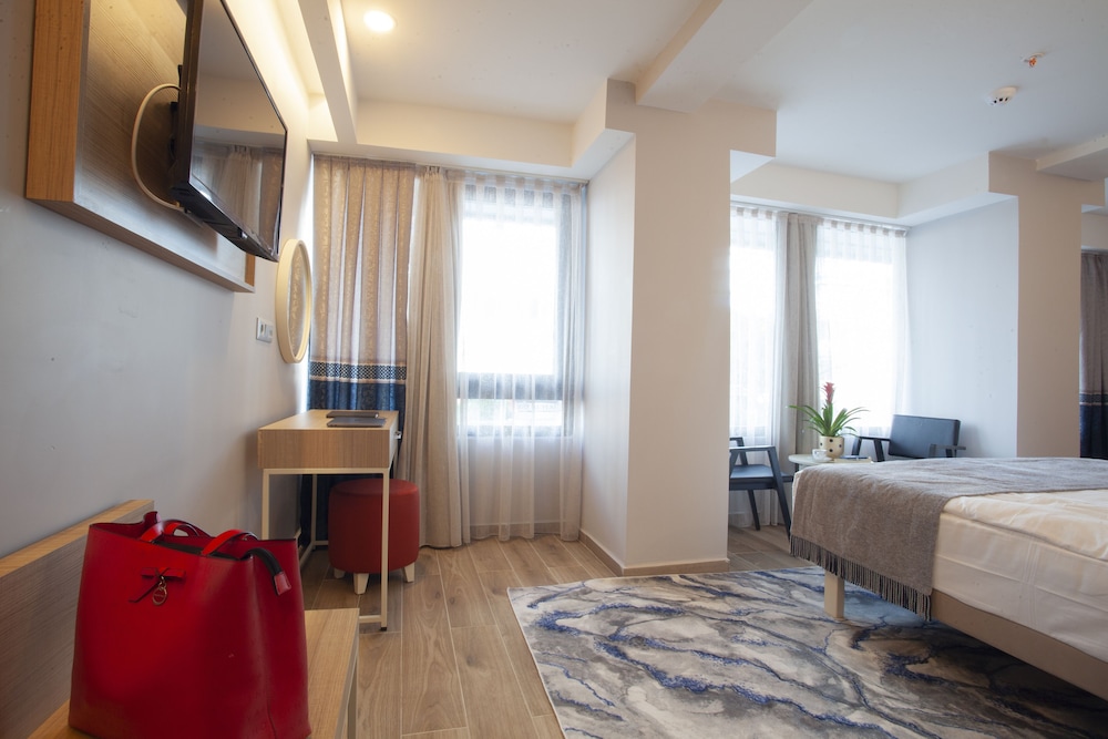 Old Town Point Hotel 24