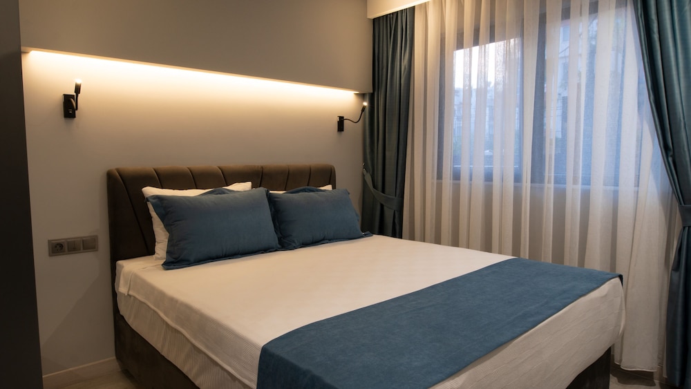 Opera Suites 14