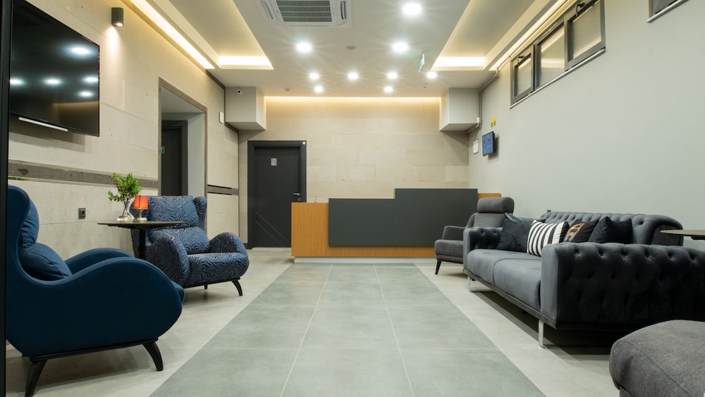 Opera Suites 3