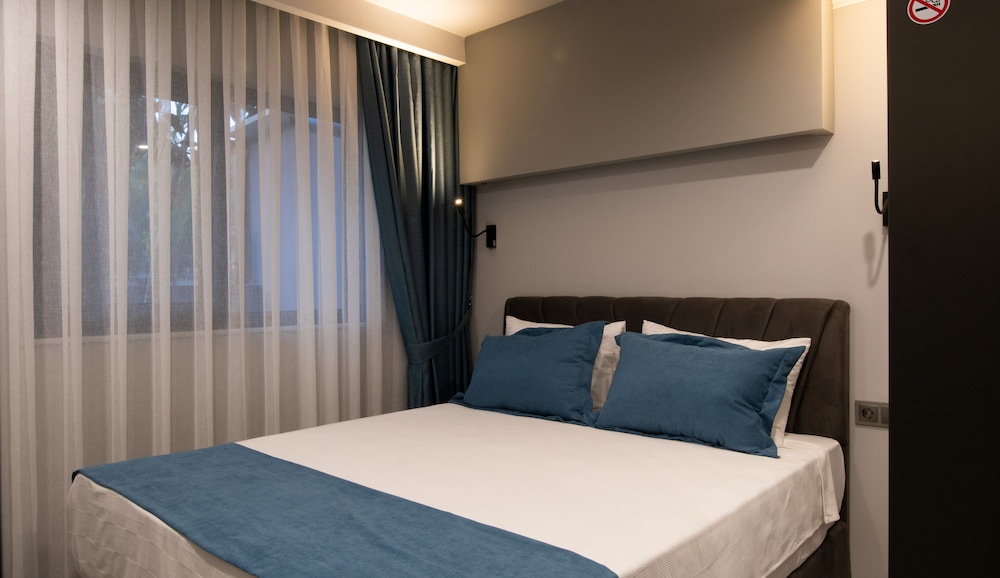 Opera Suites 12