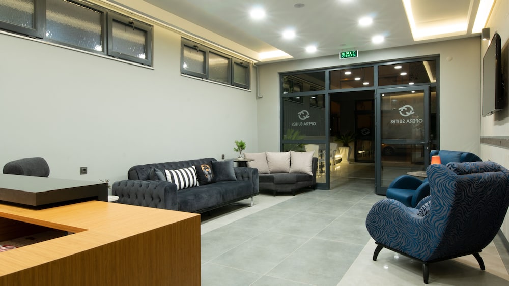 Opera Suites 4