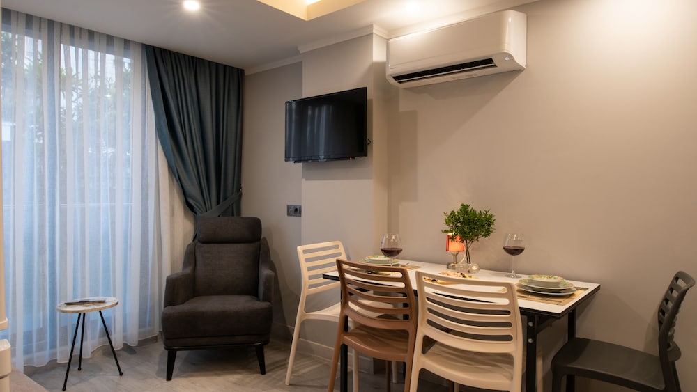 Opera Suites 17