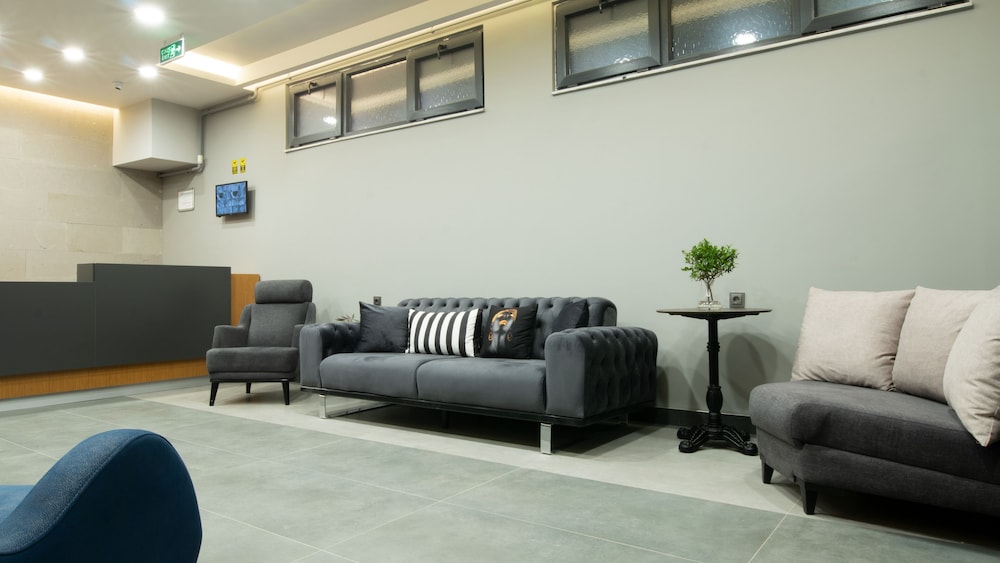 Opera Suites 6