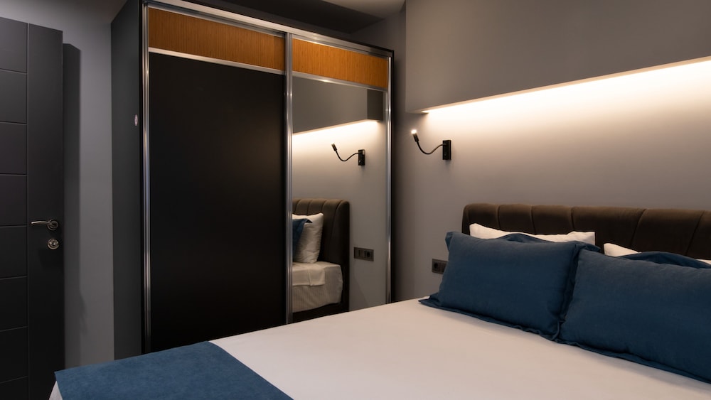 Opera Suites 15