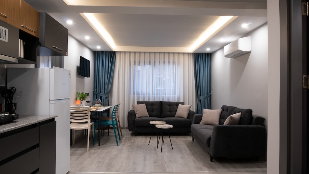 Opera Suites 8