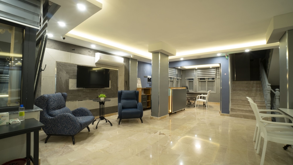 Opera Suites 7